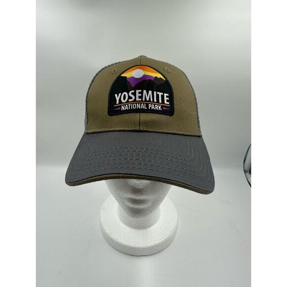 National Park Foundation YOSEMITE NATIONAL PARK Snapback Trucker Hat - Picture 1 of 3